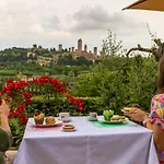 La Cornice Nocleg ze śniadaniem 4*