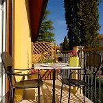 Nocleg ze śniadaniem La Cornice 4*