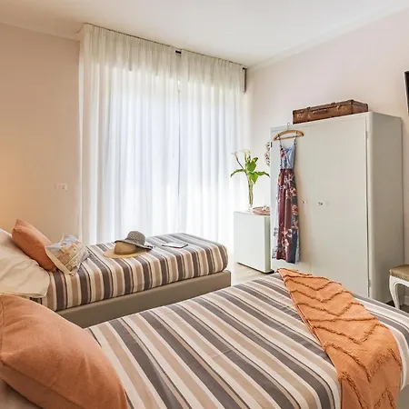 Frühstückspension La Cornice 4*