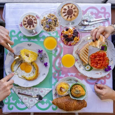 La Cornice Bed & Breakfast 4*